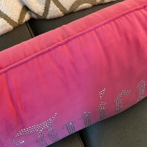 ✨Juicy Couture 💎BEAUTIFUL💎 bling logo body pillow NWT - Picture 8 of 13